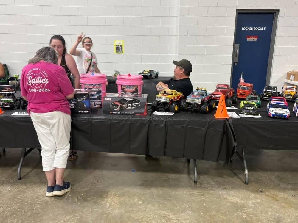 Club display table with members